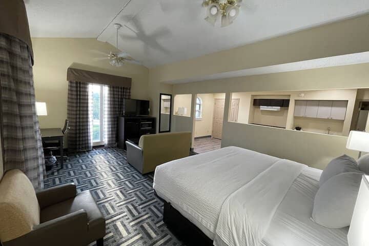 Room 6 of 44