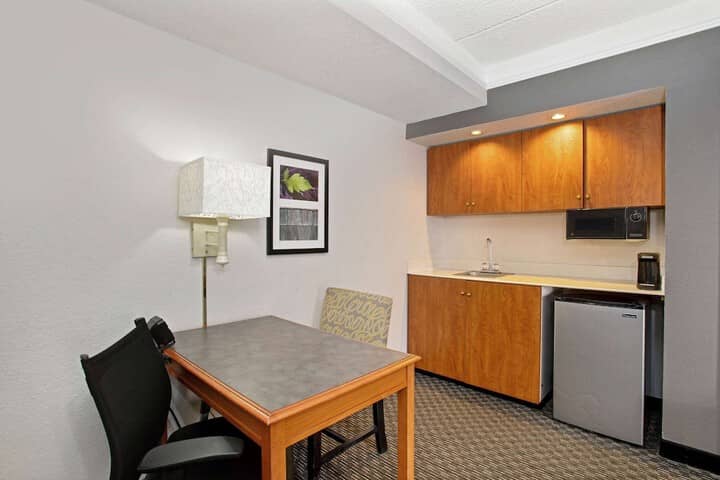 Room 21 of 38