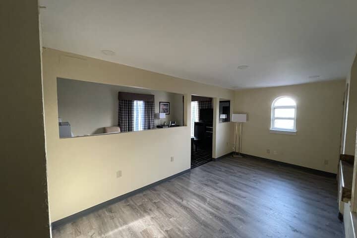Room 5 of 44