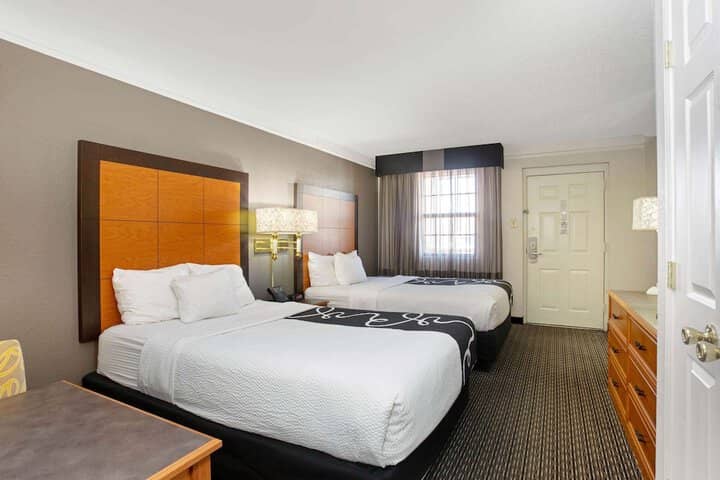Room 13 of 38