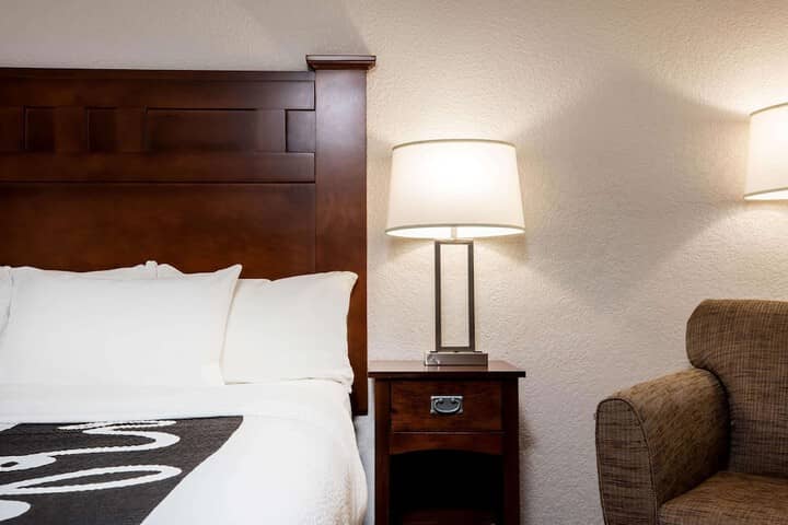 Room 5 of 34