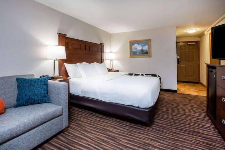 Room 10 of 34
