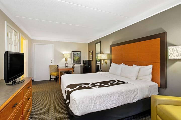 Room 18 of 38