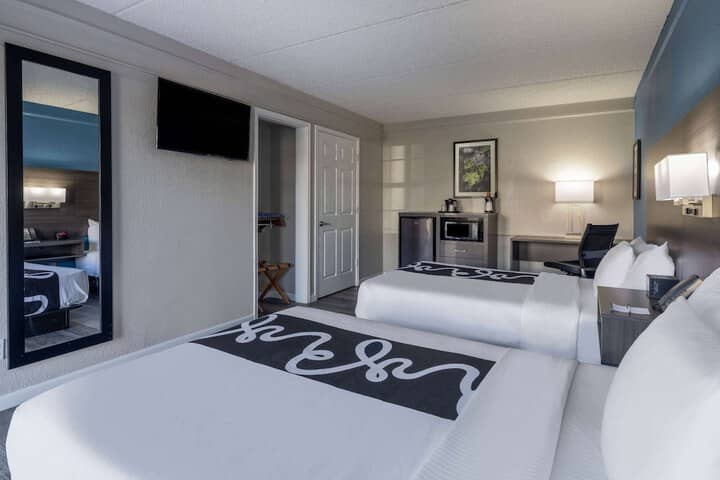 Room 12 of 33