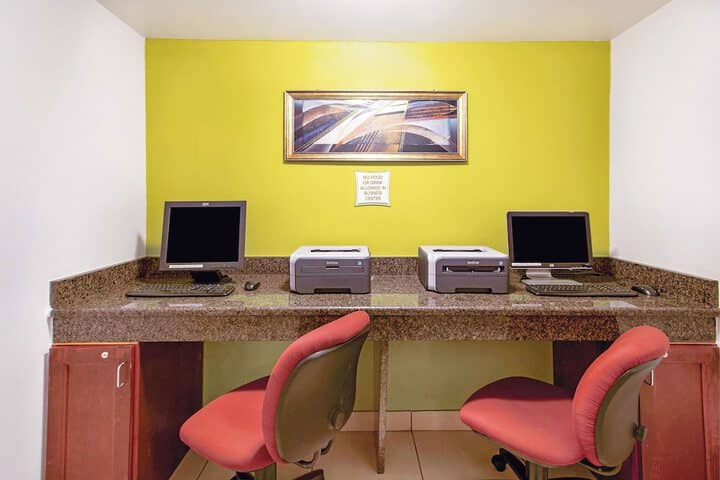 Business Center 24 of 26