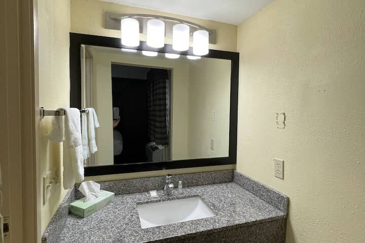 Room 30 of 44