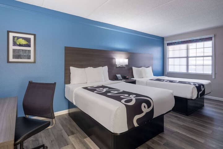 Room 7 of 33